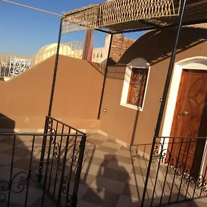 https://the-brown-house.hotels-luxor-egypt.com