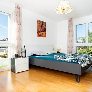 https://vk-air-conditioned-luxury-home-stay.hotelsbaselswitzerland.com